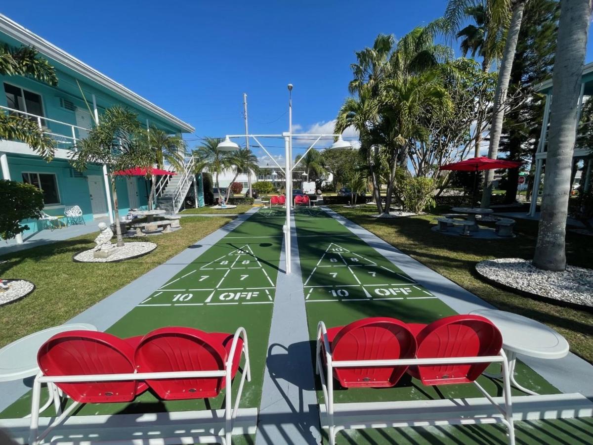 Sea Jay Motel And Marina (Adults Only) St. Pete Beach Exterior photo