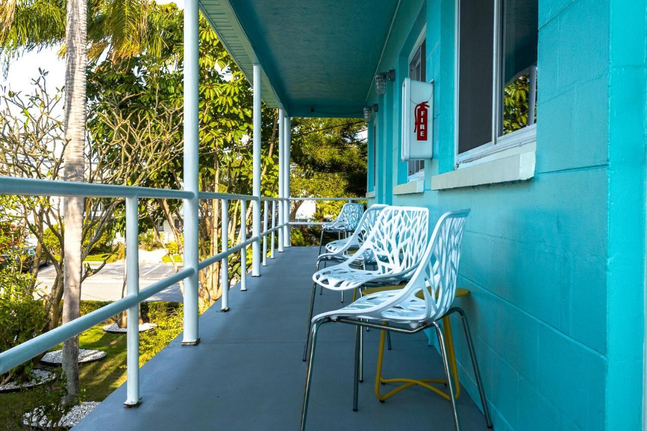 Sea Jay Motel And Marina (Adults Only) St. Pete Beach Exterior photo